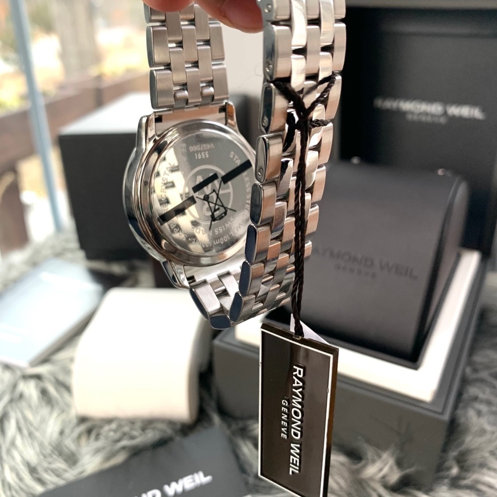 NWT authentic Raymond Weil Tango silver watch - Picture 6 of 7